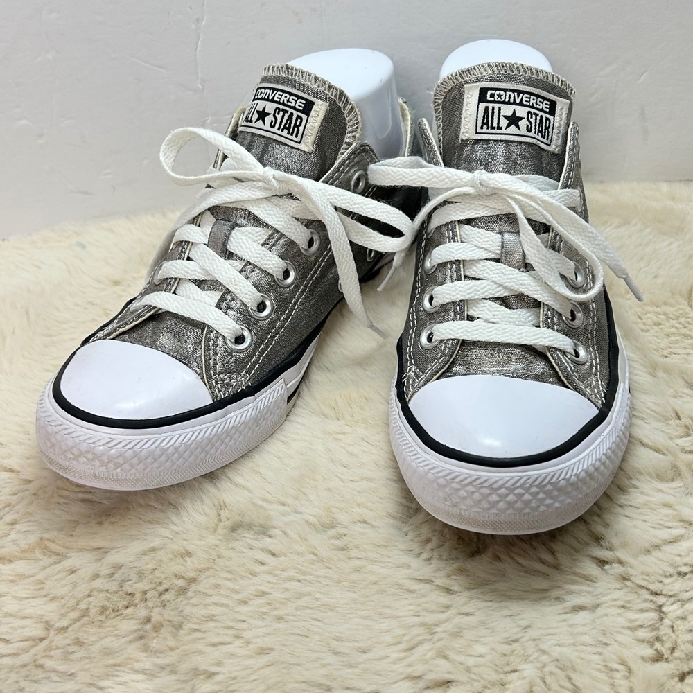 Converse All Star Low Top Sneakers Women's Size 5 Metallic Silver Casual‎ Shoes